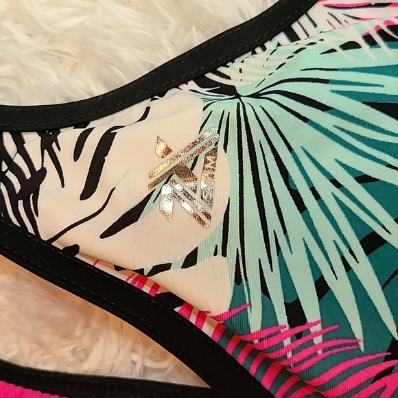 ZeroXposur Swim Top - Picture 2 of 8